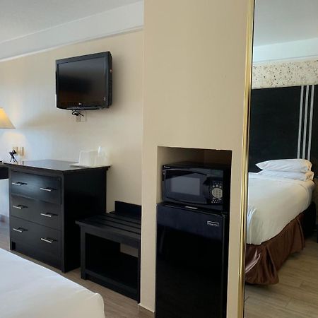 Texas Inn & Suites Pharr/San Juan Екстериор снимка