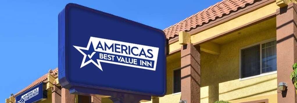 Texas Inn & Suites Pharr/San Juan Екстериор снимка