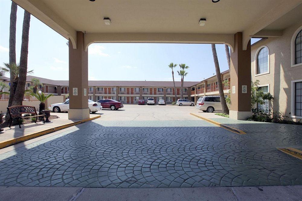 Texas Inn & Suites Pharr/San Juan Екстериор снимка