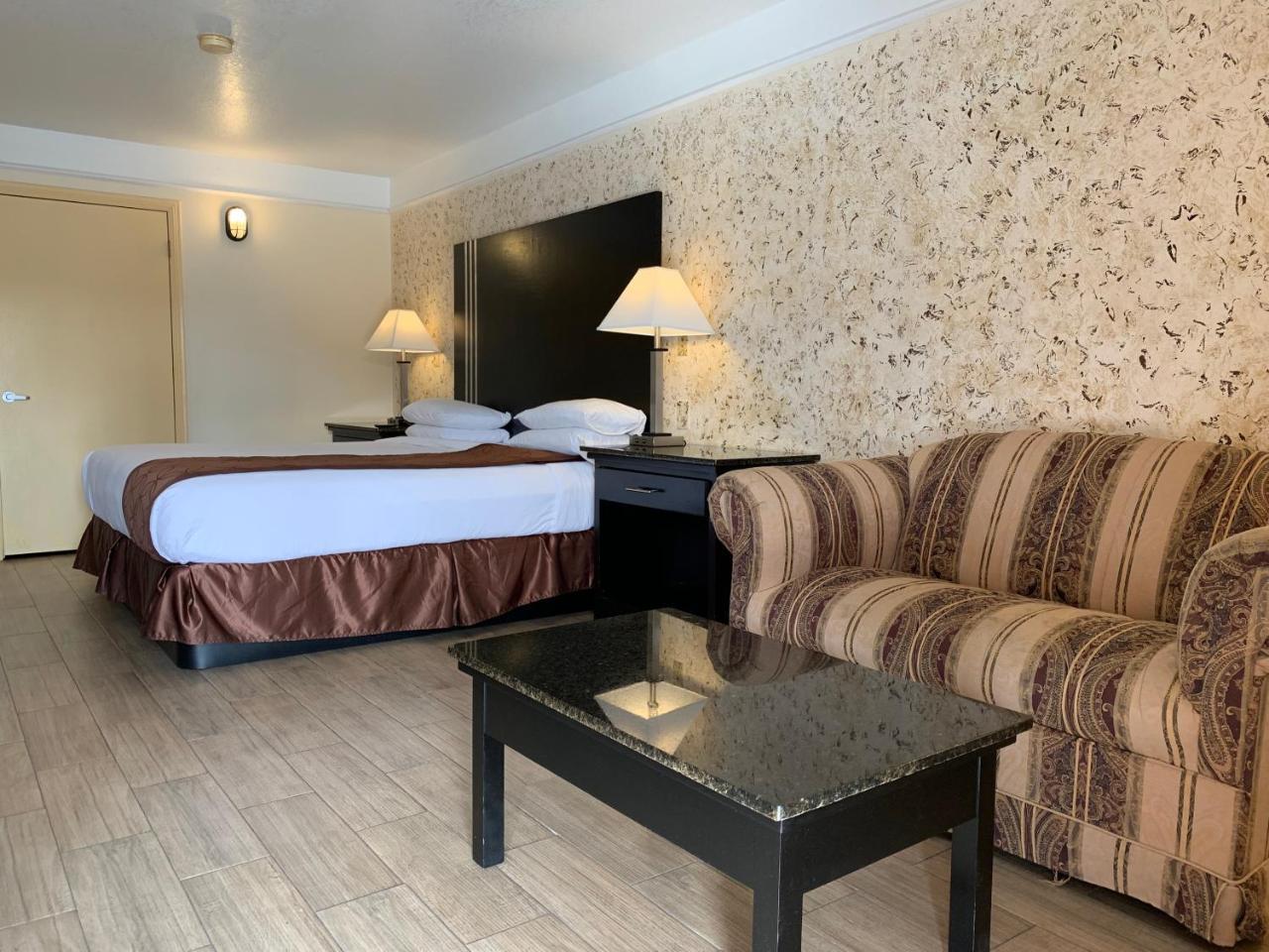 Texas Inn & Suites Pharr/San Juan Екстериор снимка